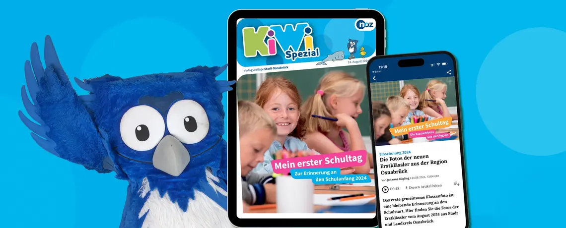 Die Zeitungseule Ole winkt und präsentiert die Sonderausgabe zum ersten Schultag